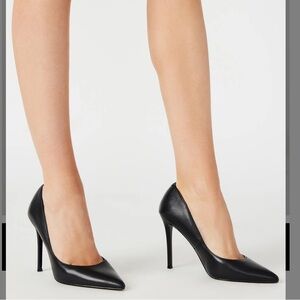 NWT STEVE MADDEN, EVELYN STILETTOS